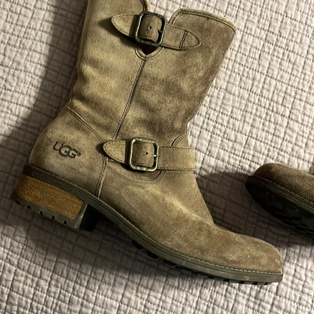 UGG sherpa lined riding boot 8.5 Brown leather. Great condition suede